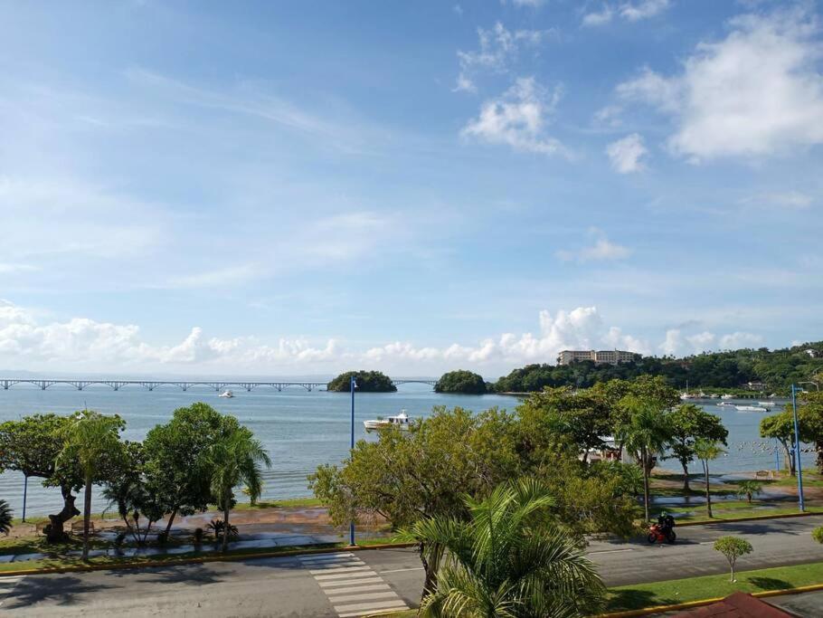 Indy'S Best Bay Frontview In Samana. المظهر الخارجي الصورة